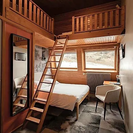 Hotel Le P'tit Cham, Au Pied Du Sancy 2*